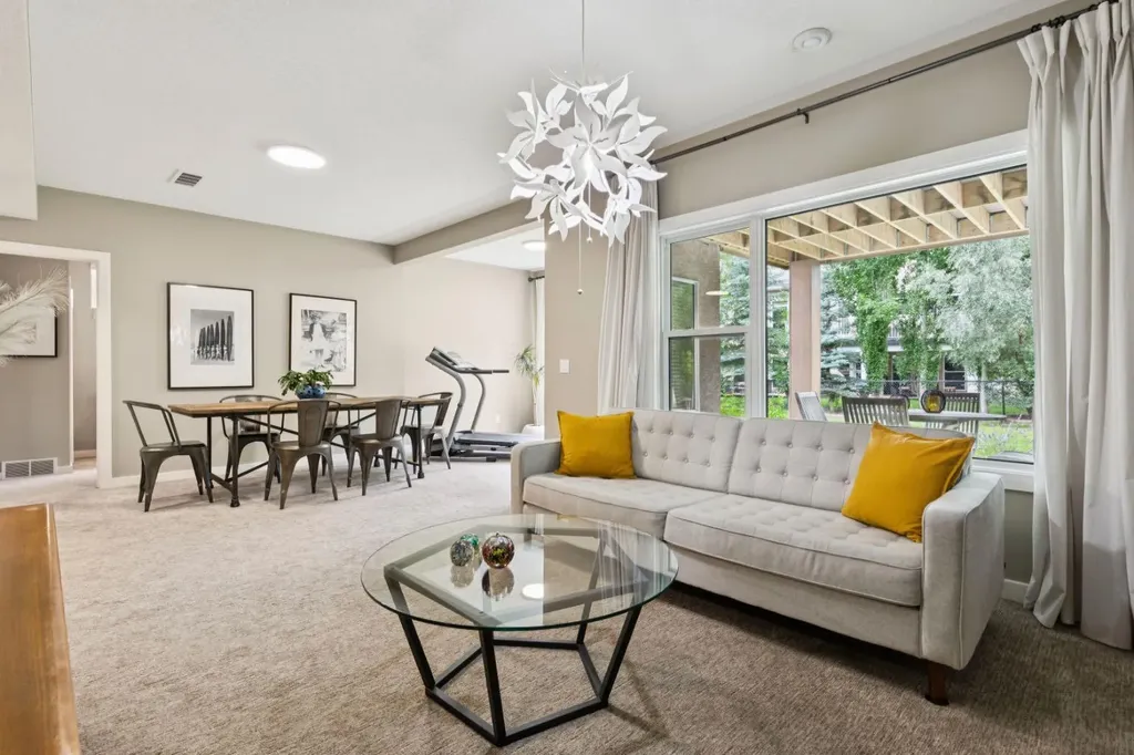 92 Discovery Ridge Circle SW Calgary AB T3H 5X6