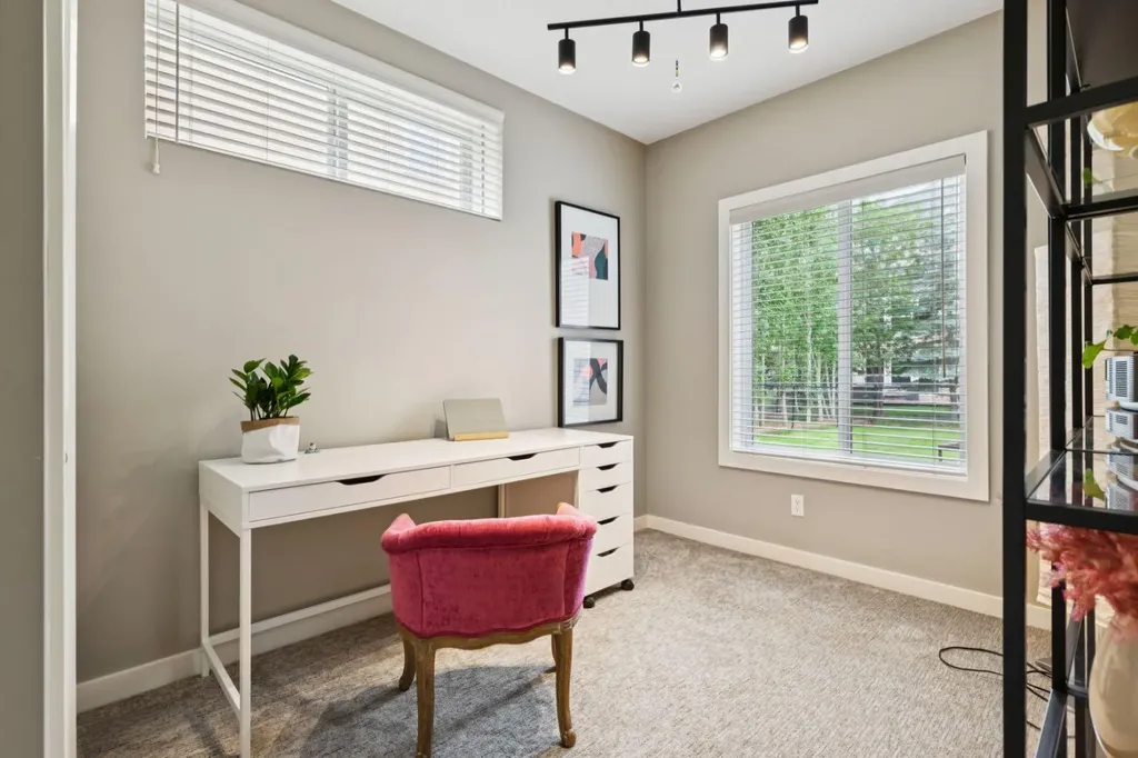 92 Discovery Ridge Circle SW Calgary AB T3H 5X6