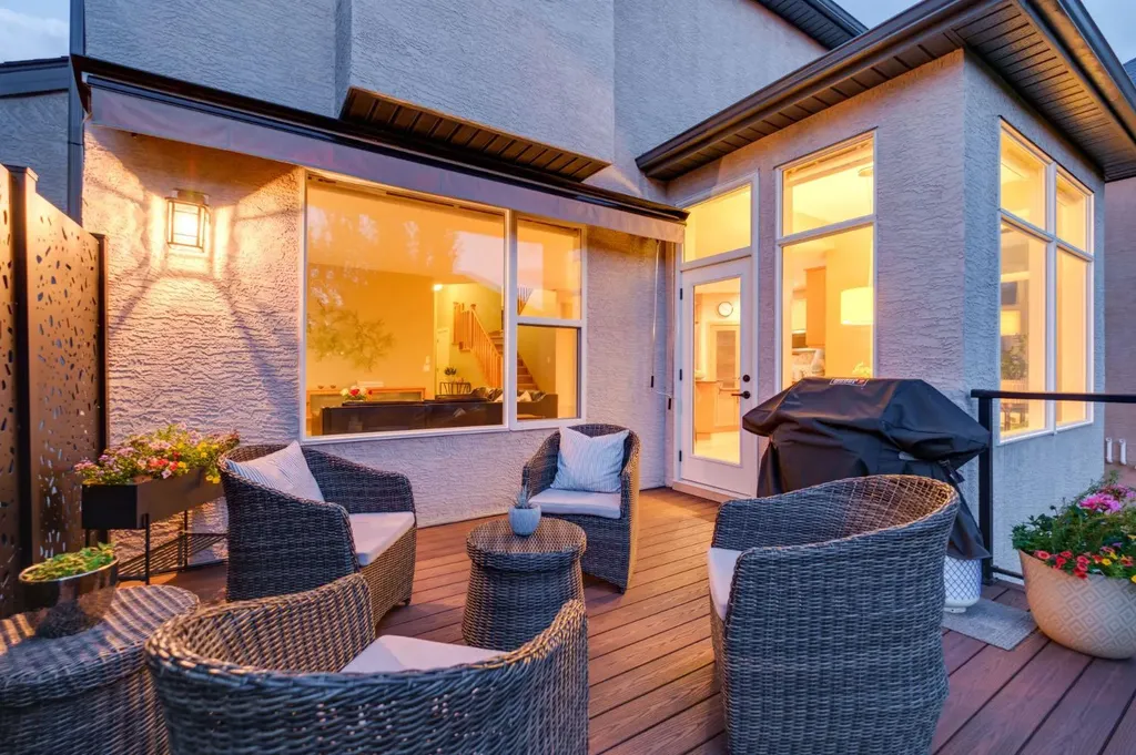 92 Discovery Ridge Circle SW Calgary AB T3H 5X6