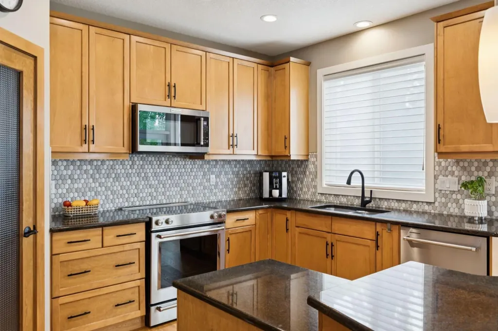 92 Discovery Ridge Circle SW Calgary AB T3H 5X6