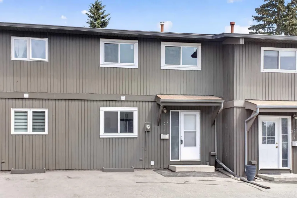 5340 17 Avenue SW Calgary AB T3E 6M3