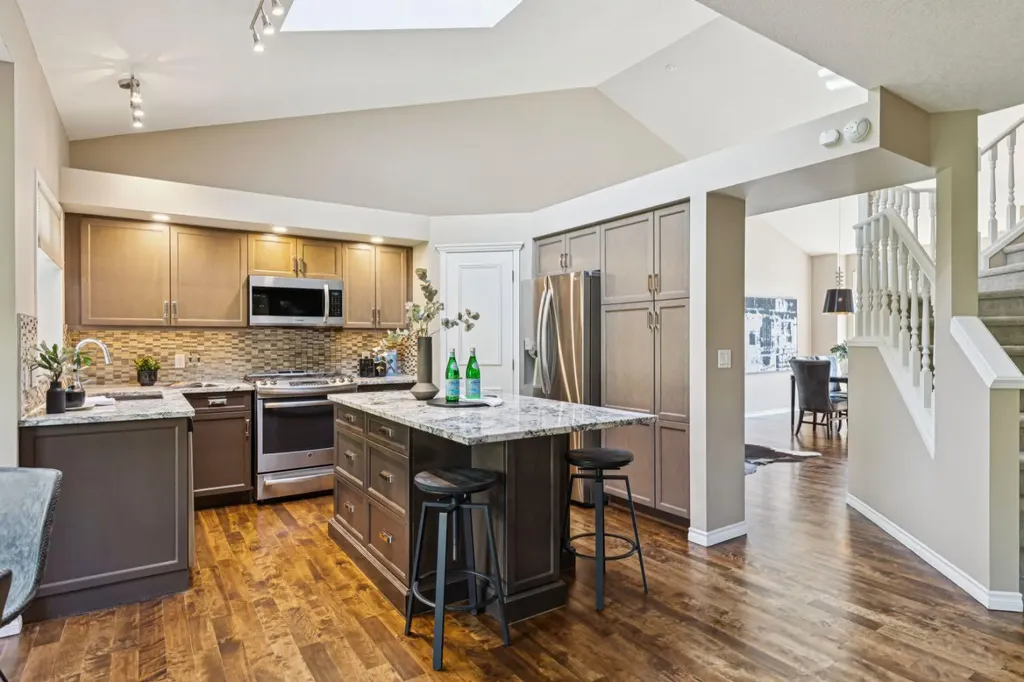 400 Sienna Park Drive SW Calgary AB T3H 3K3