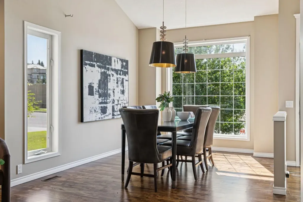 400 Sienna Park Drive SW Calgary AB T3H 3K3