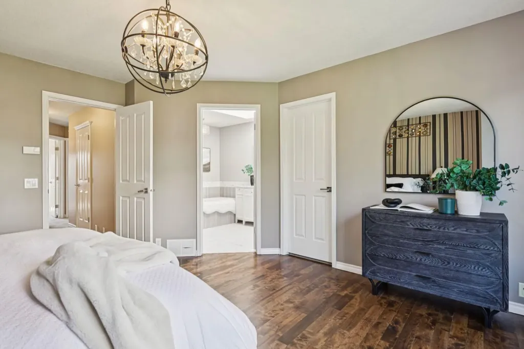 400 Sienna Park Drive SW Calgary AB T3H 3K3