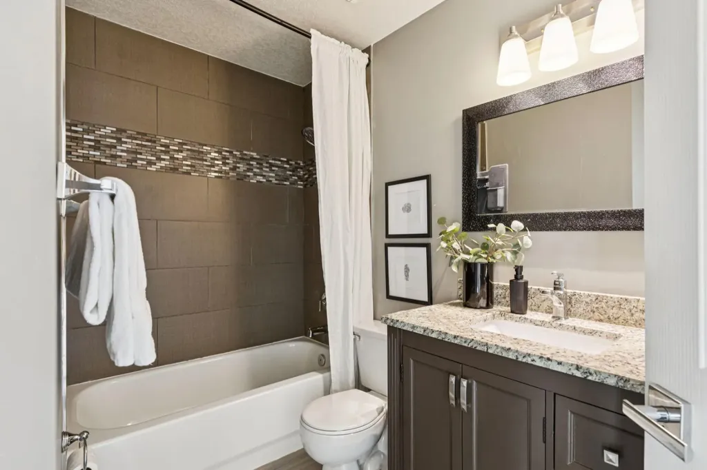400 Sienna Park Drive SW Calgary AB T3H 3K3