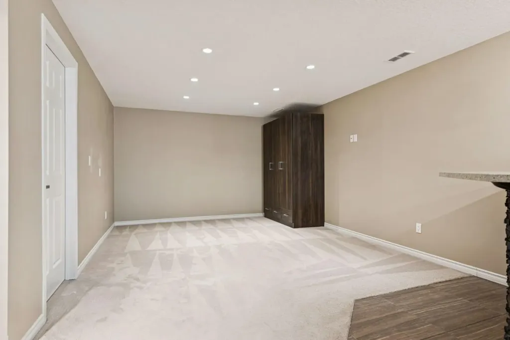 400 Sienna Park Drive SW Calgary AB T3H 3K3