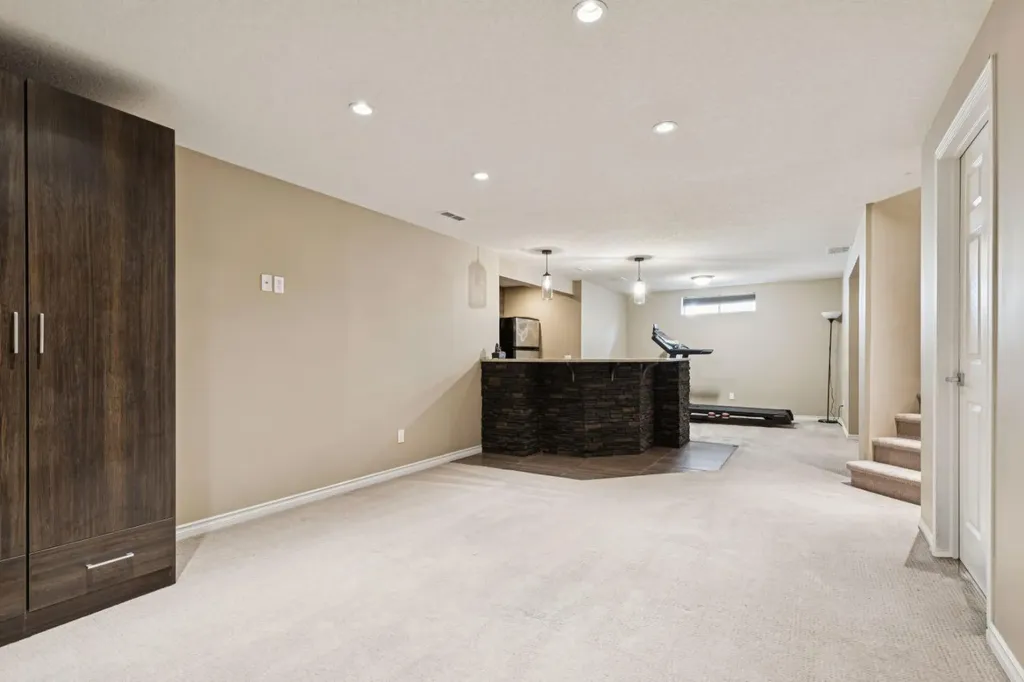 400 Sienna Park Drive SW Calgary AB T3H 3K3