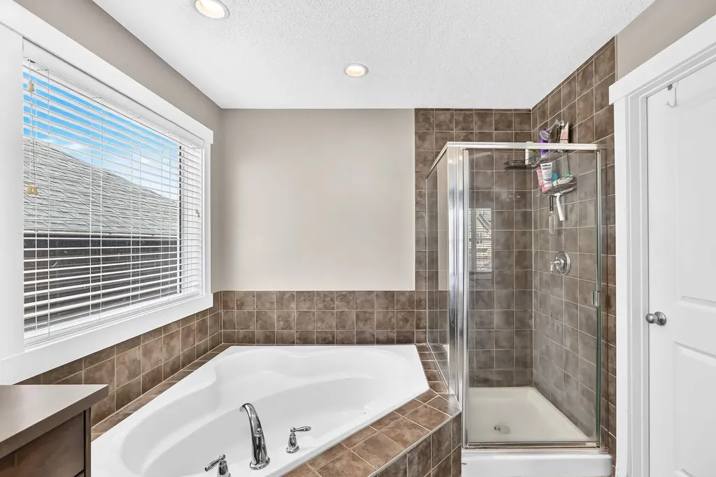 68 Sage Valley Drive NW Calgary AB T3R 0C9