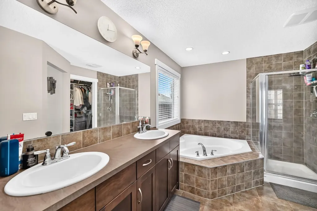 68 Sage Valley Drive NW Calgary AB T3R 0C9