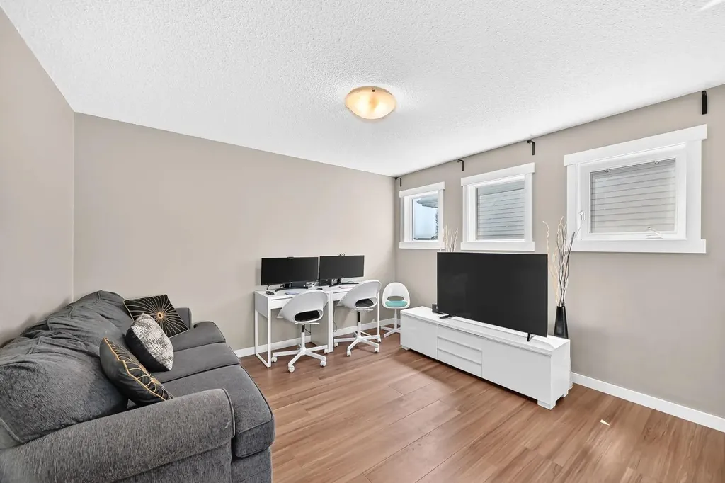 68 Sage Valley Drive NW Calgary AB T3R 0C9