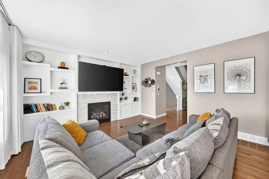 68 Sage Valley Drive NW Calgary AB T3R 0C9