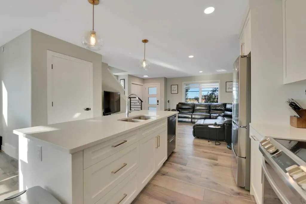 4050 Ryders Ridge Boulevard Sylvan Lake AB T4S 0T5