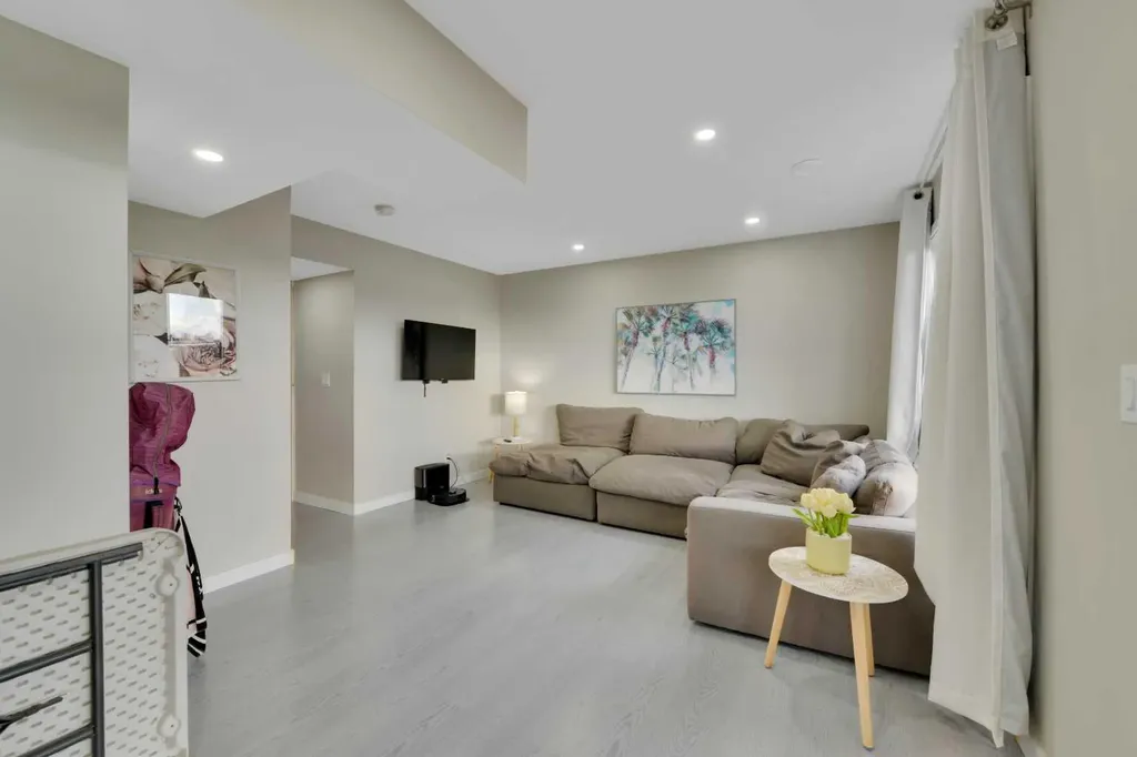 4050 Ryders Ridge Boulevard Sylvan Lake AB T4S 0T5