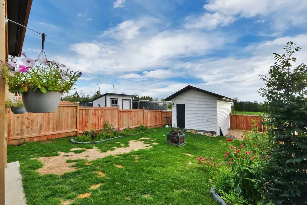 4050 Ryders Ridge Boulevard Sylvan Lake AB T4S 0T5