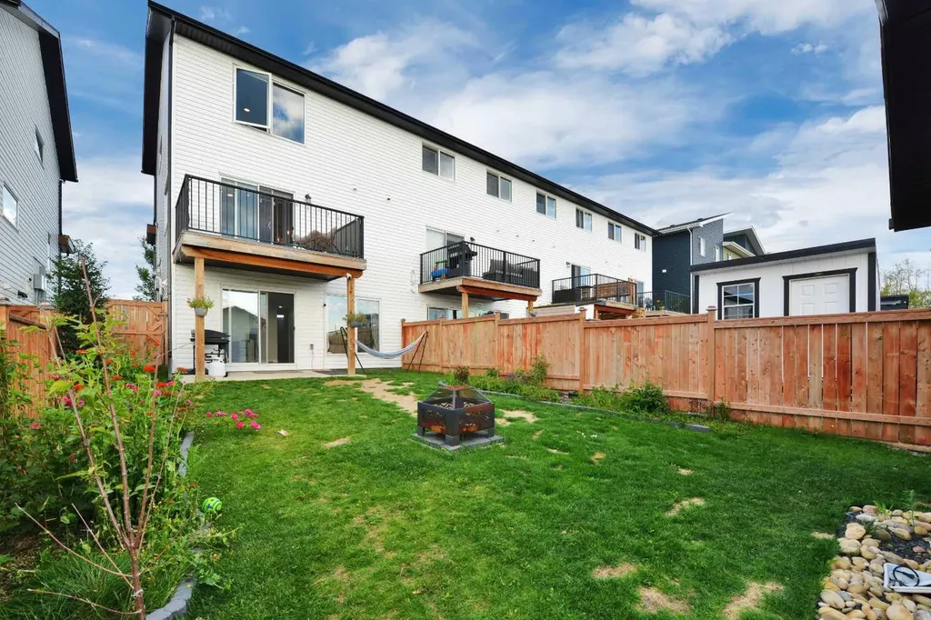 4050 Ryders Ridge Boulevard Sylvan Lake AB T4S 0T5