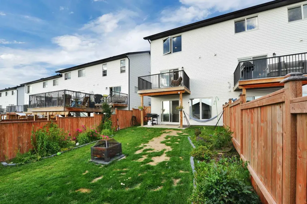 4050 Ryders Ridge Boulevard Sylvan Lake AB T4S 0T5