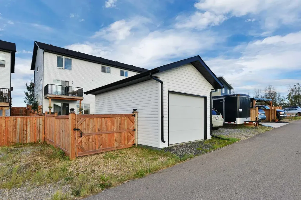 4050 Ryders Ridge Boulevard Sylvan Lake AB T4S 0T5