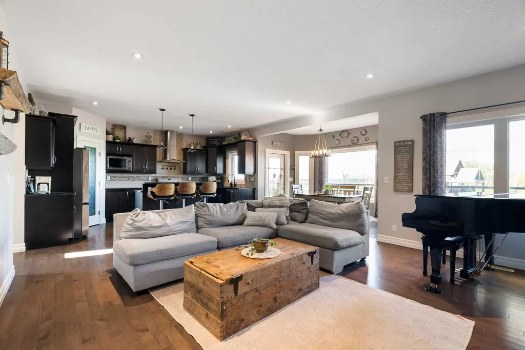 652 Heritage Drive Fort Mcmurray AB T9K 2X2