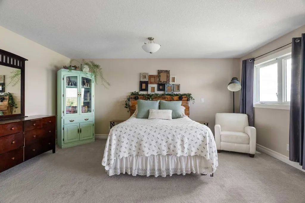 652 Heritage Drive Fort Mcmurray AB T9K 2X2