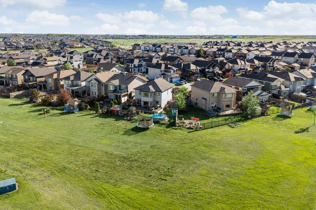 652 Heritage Drive Fort Mcmurray AB T9K 2X2
