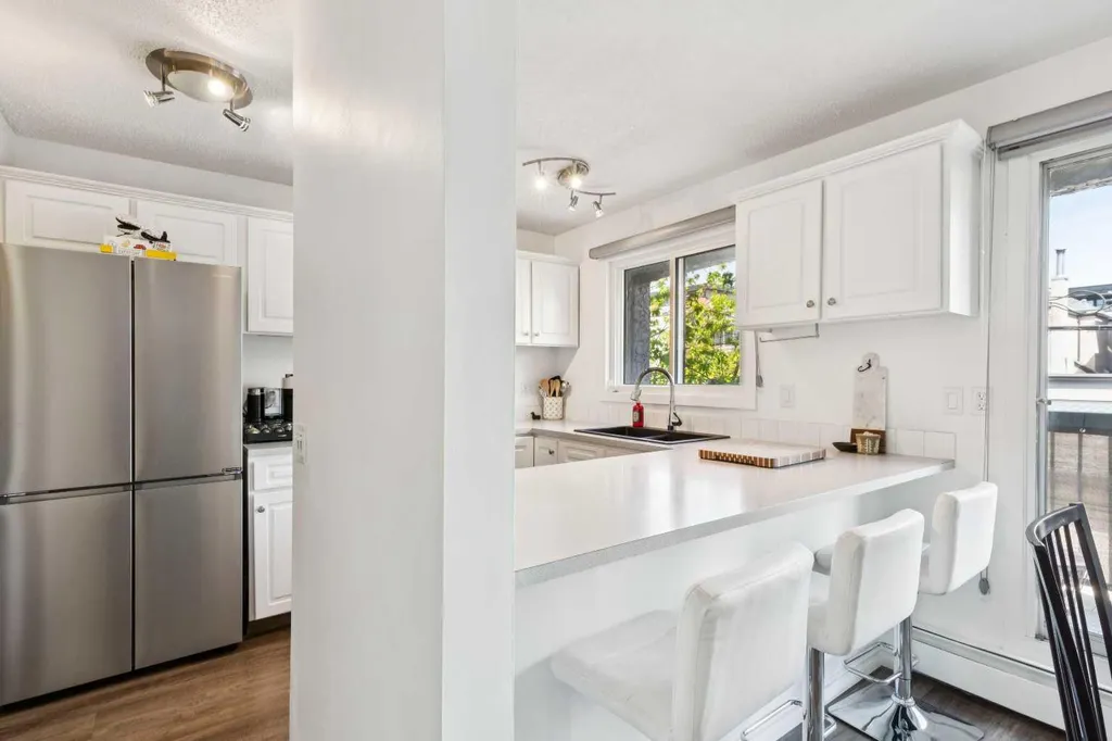 1606 34 Avenue SW Calgary AB T2T 2B4