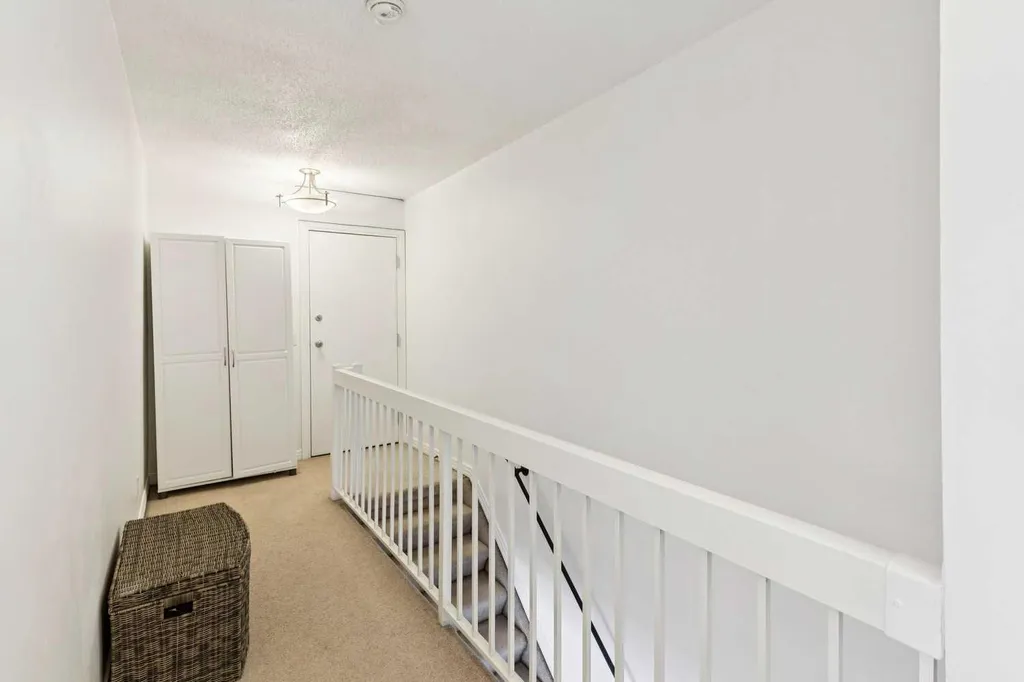 1606 34 Avenue SW Calgary AB T2T 2B4