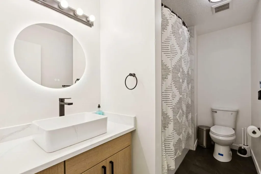 1606 34 Avenue SW Calgary AB T2T 2B4