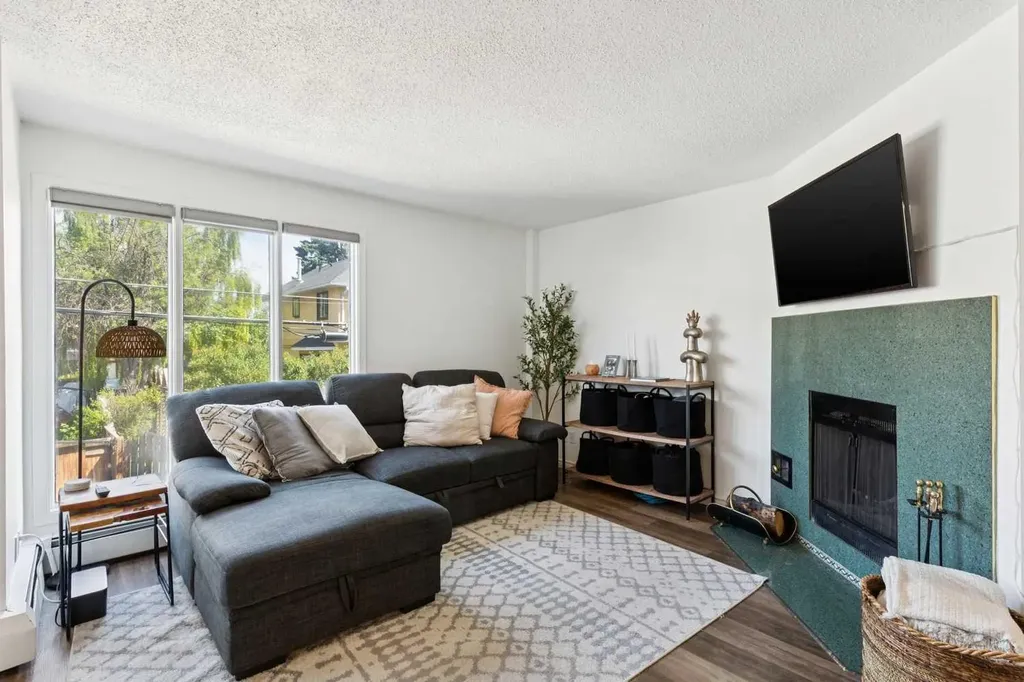 1606 34 Avenue SW Calgary AB T2T 2B4