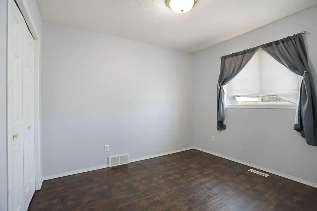 68 Upland Street Brooks AB T1R1J9