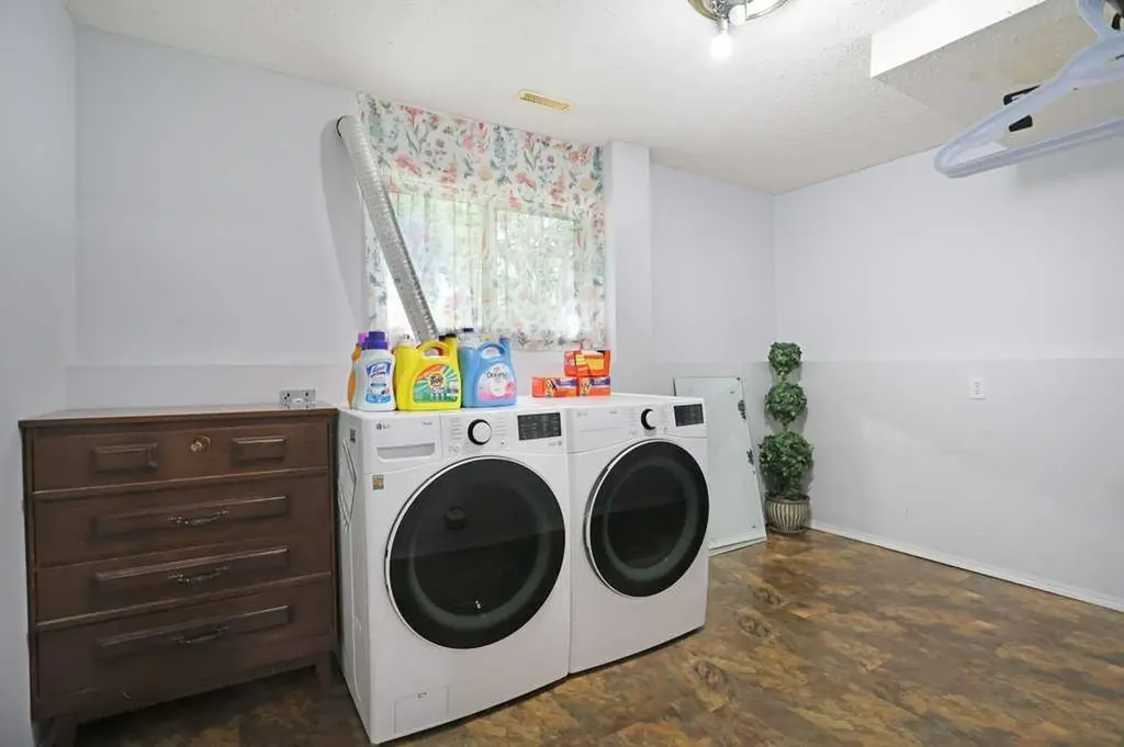 68 Upland Street Brooks AB T1R1J9