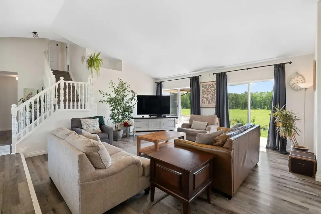 242070 24 Street E Rural Foothills County AB T1S 3N3