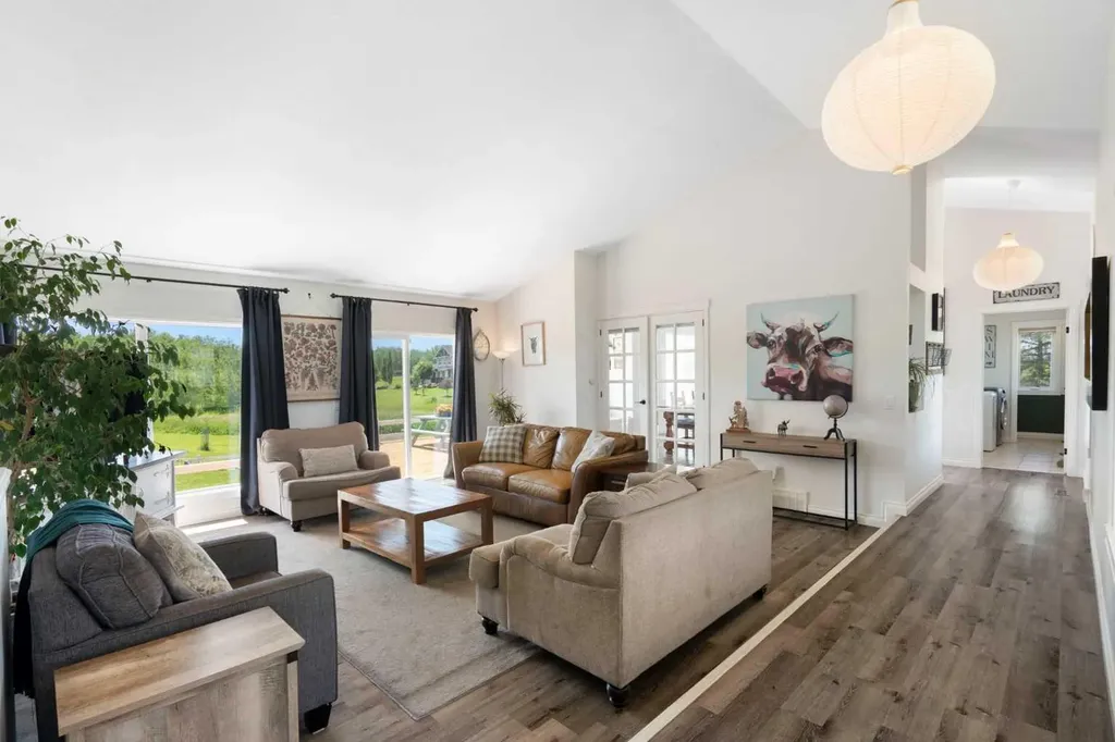 242070 24 Street E Rural Foothills County AB T1S 3N3