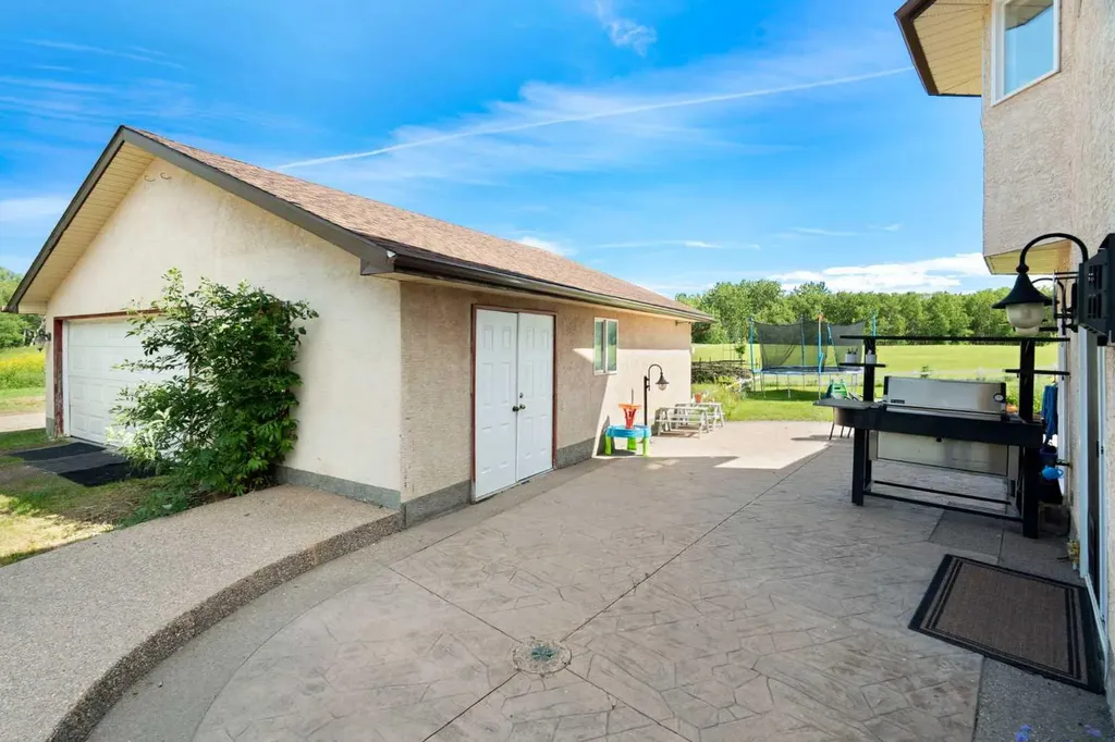 242070 24 Street E Rural Foothills County AB T1S 3N3