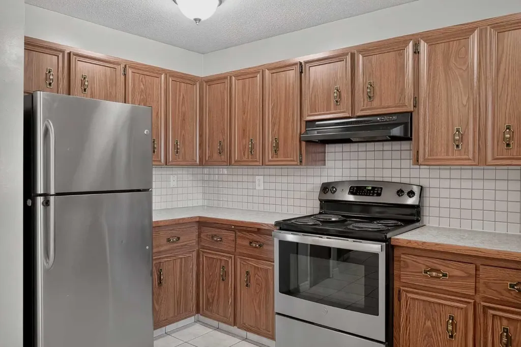 6724 22 Avenue NE Calgary AB T1Y 1P4