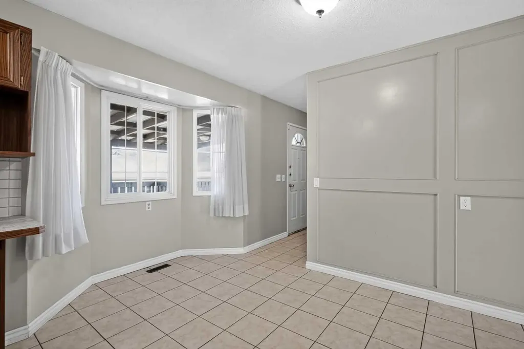 6724 22 Avenue NE Calgary AB T1Y 1P4