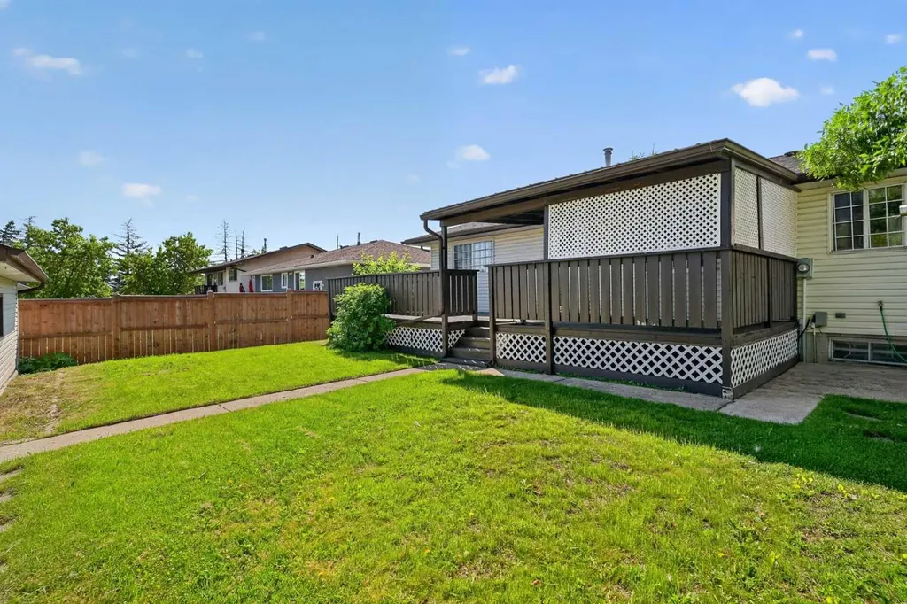 6724 22 Avenue NE Calgary AB T1Y 1P4