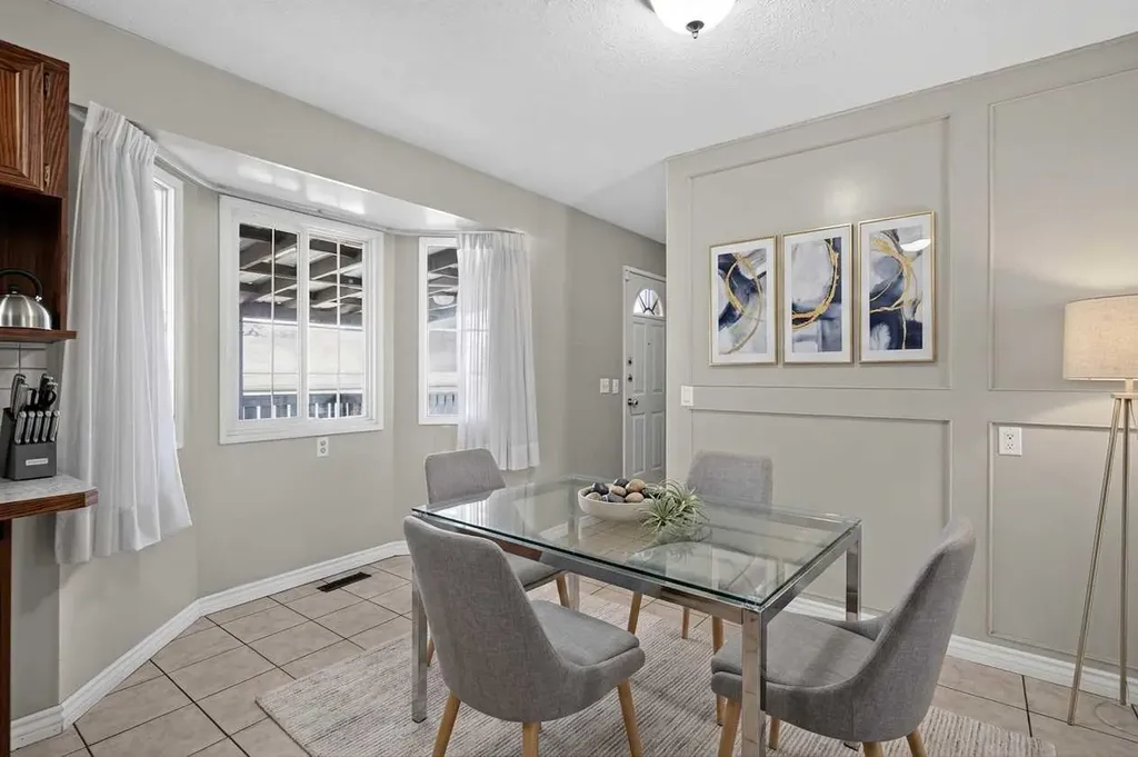 6724 22 Avenue NE Calgary AB T1Y 1P4