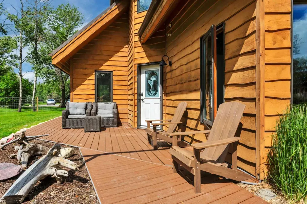 5507 46 Street Rocky Mountain House AB T4T 1L7
