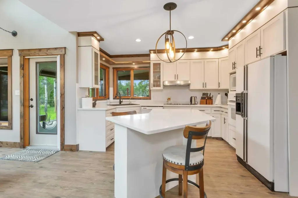 5507 46 Street Rocky Mountain House AB T4T 1L7