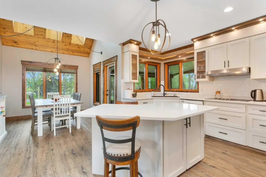 5507 46 Street Rocky Mountain House AB T4T 1L7