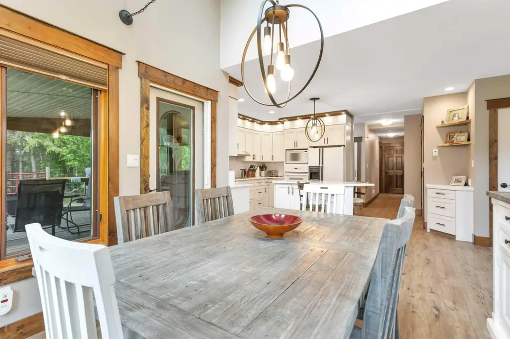 5507 46 Street Rocky Mountain House AB T4T 1L7