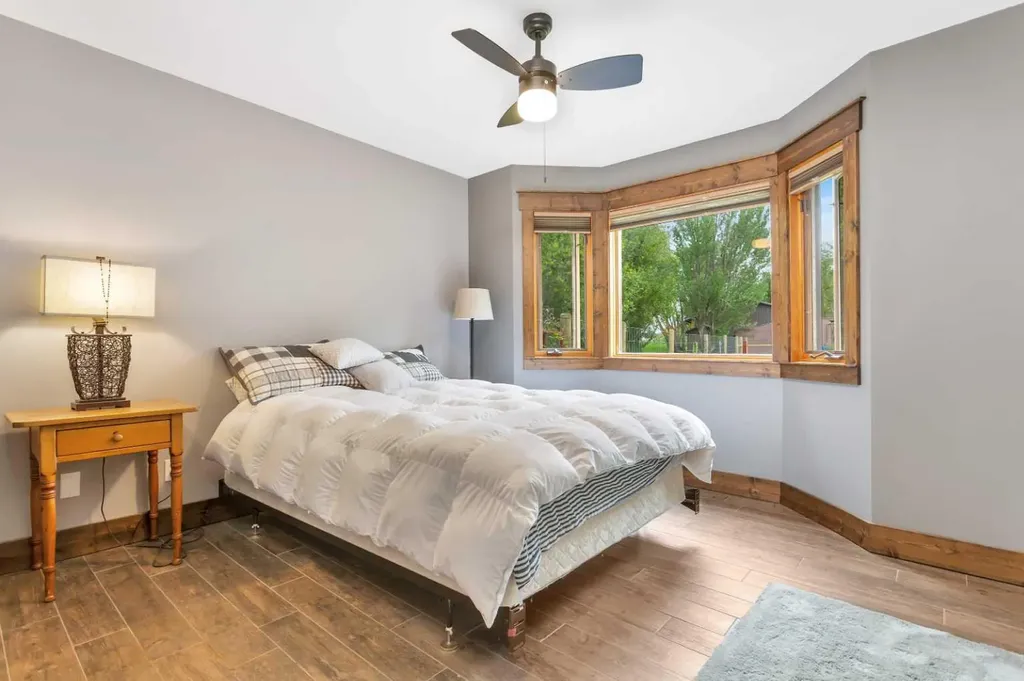 5507 46 Street Rocky Mountain House AB T4T 1L7
