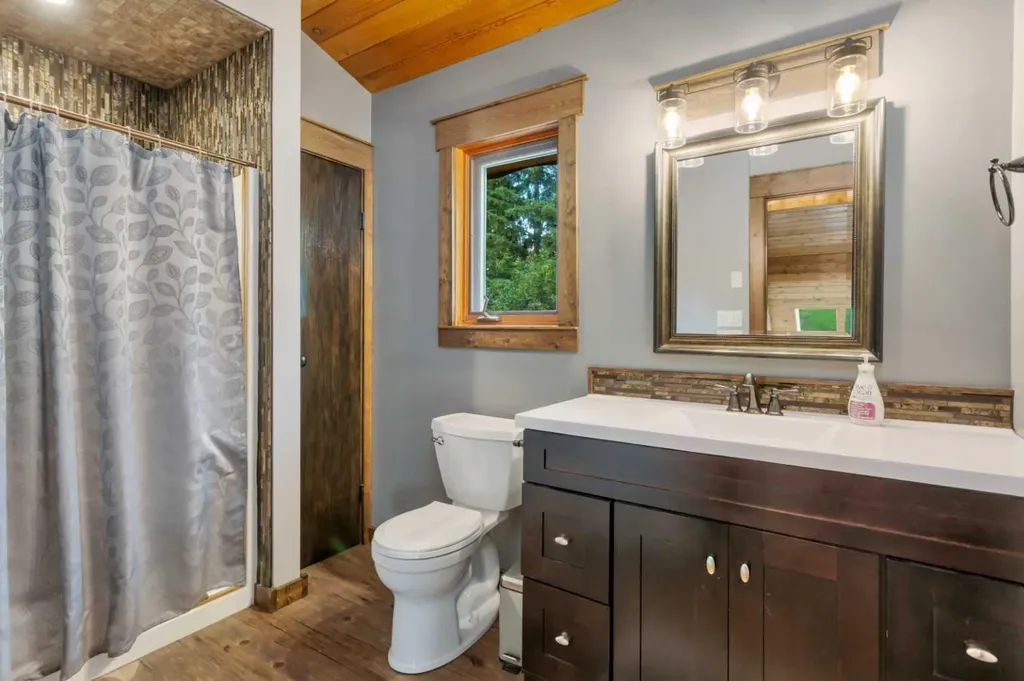 5507 46 Street Rocky Mountain House AB T4T 1L7