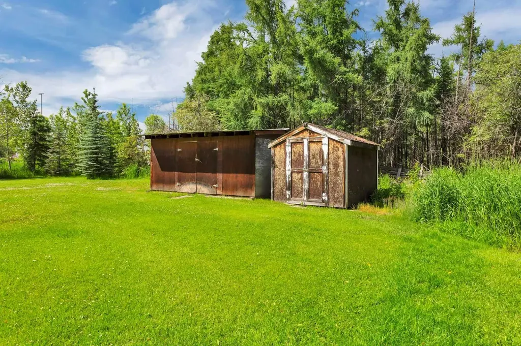 5507 46 Street Rocky Mountain House AB T4T 1L7