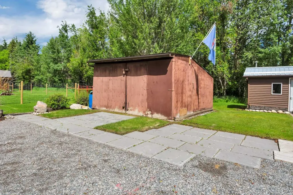5507 46 Street Rocky Mountain House AB T4T 1L7