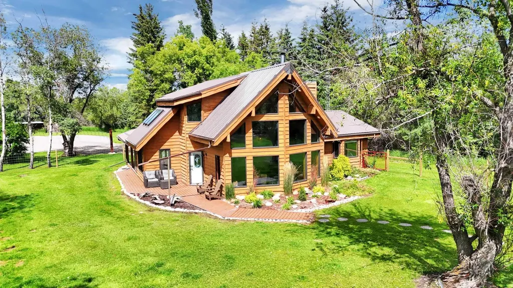 5507 46 Street Rocky Mountain House AB T4T 1L7