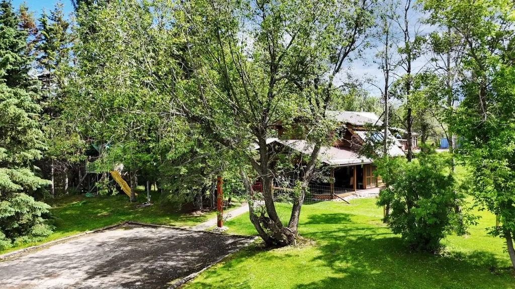 5507 46 Street Rocky Mountain House AB T4T 1L7