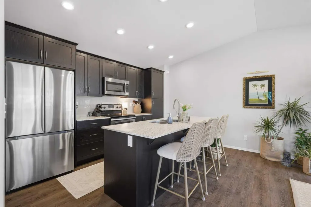 4 Golden Crescent Red Deer AB T4P 2P9