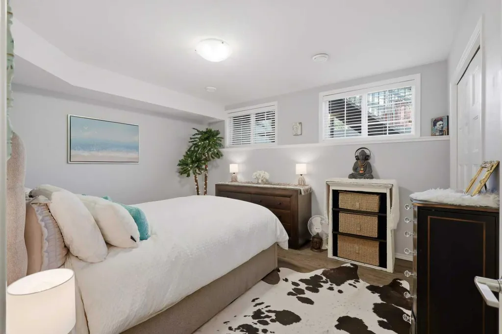 4 Golden Crescent Red Deer AB T4P 2P9