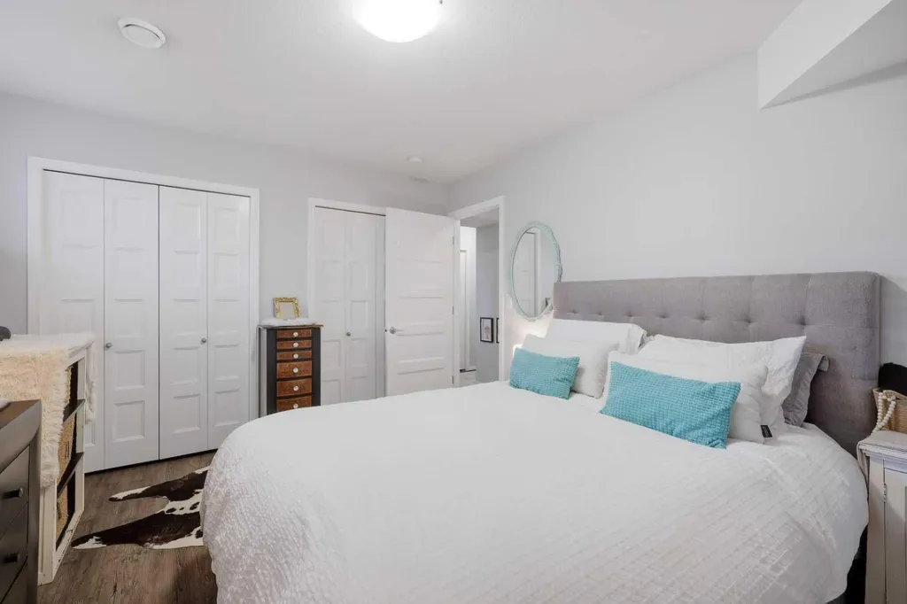 4 Golden Crescent Red Deer AB T4P 2P9